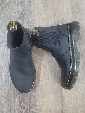 Dr Martens Embury Black Chelsea Boot Size Womens 7 Mens 6